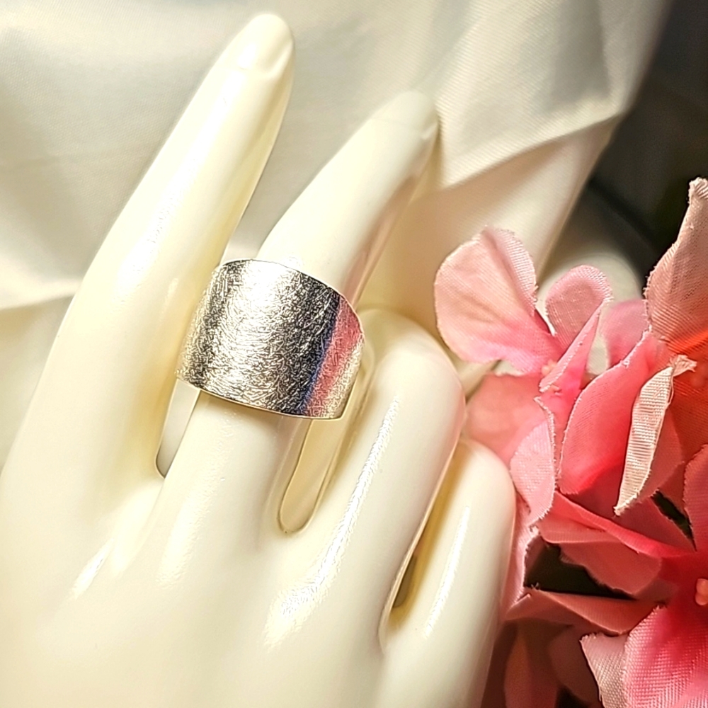 Silpada 925 Sterling Silver Brush Stroke Finish Ring R1856 Size 8 to 8.5